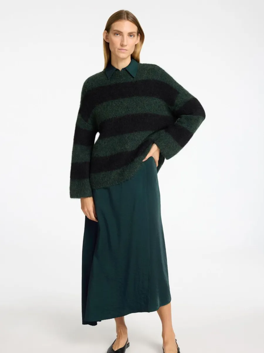 asymmetrisk_maxikjol_3.webp SELECTED ASYMMETRISK MAXIKJOL Green Best Sale