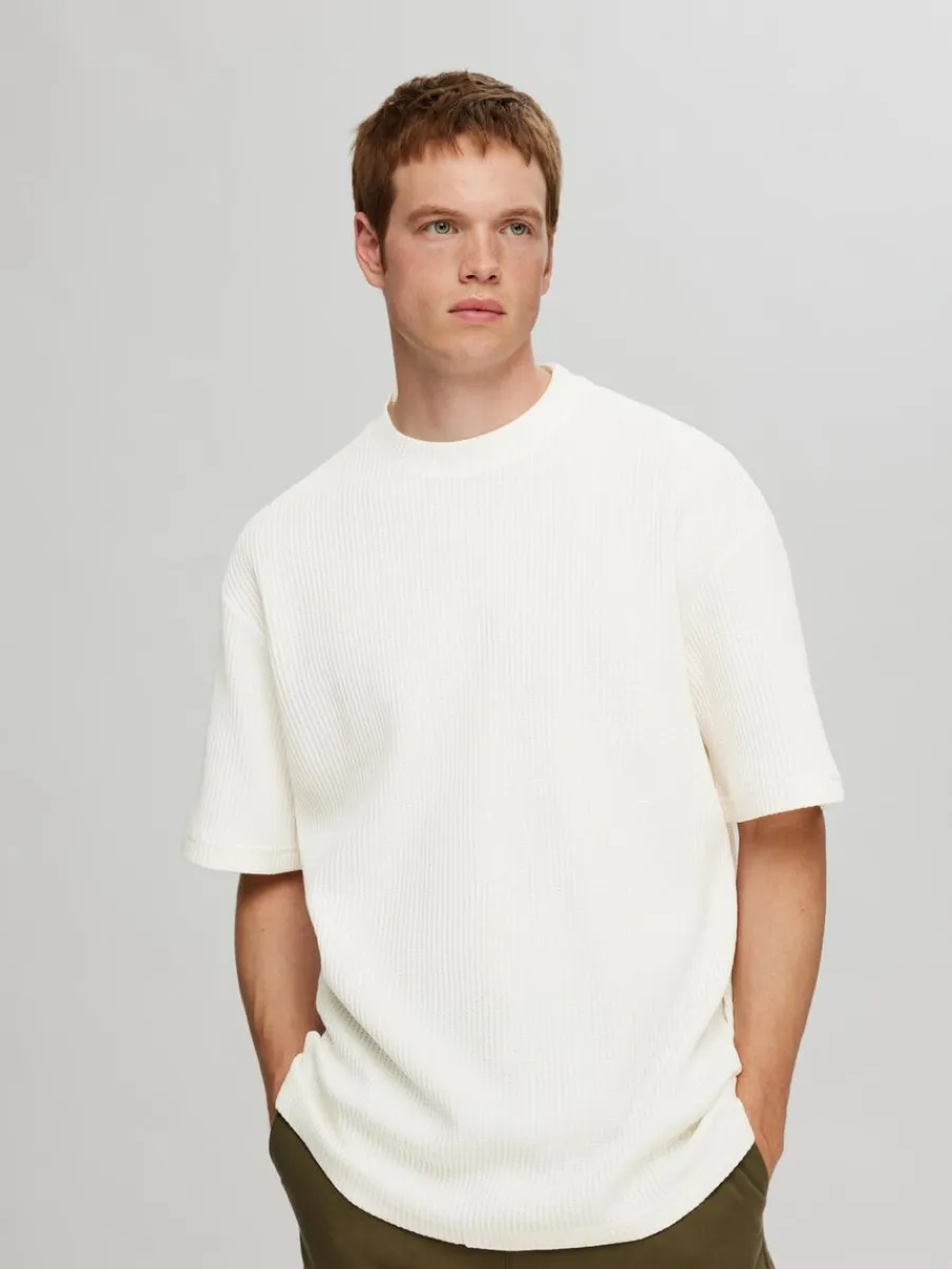 avslappnad_passform_vffla_2-2.webp SELECTED AVSLAPPNAD PASSFORM VÅFFLAD T-SHIRT White Clearance