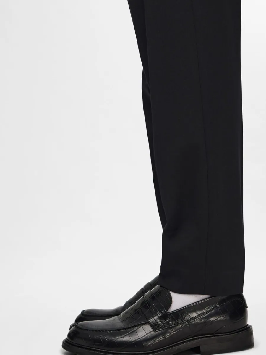 avsmalnande_slim_fitbyxor_3.webp SELECTED AVSMALNANDE SLIM FIT-BYXOR Black Clearance