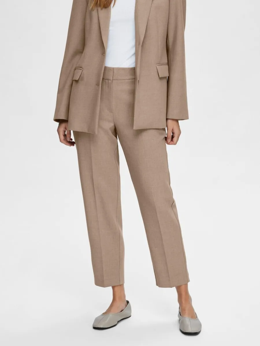 beskurna_byxor_0.webp SELECTED BESKURNA BYXOR Brown Clearance