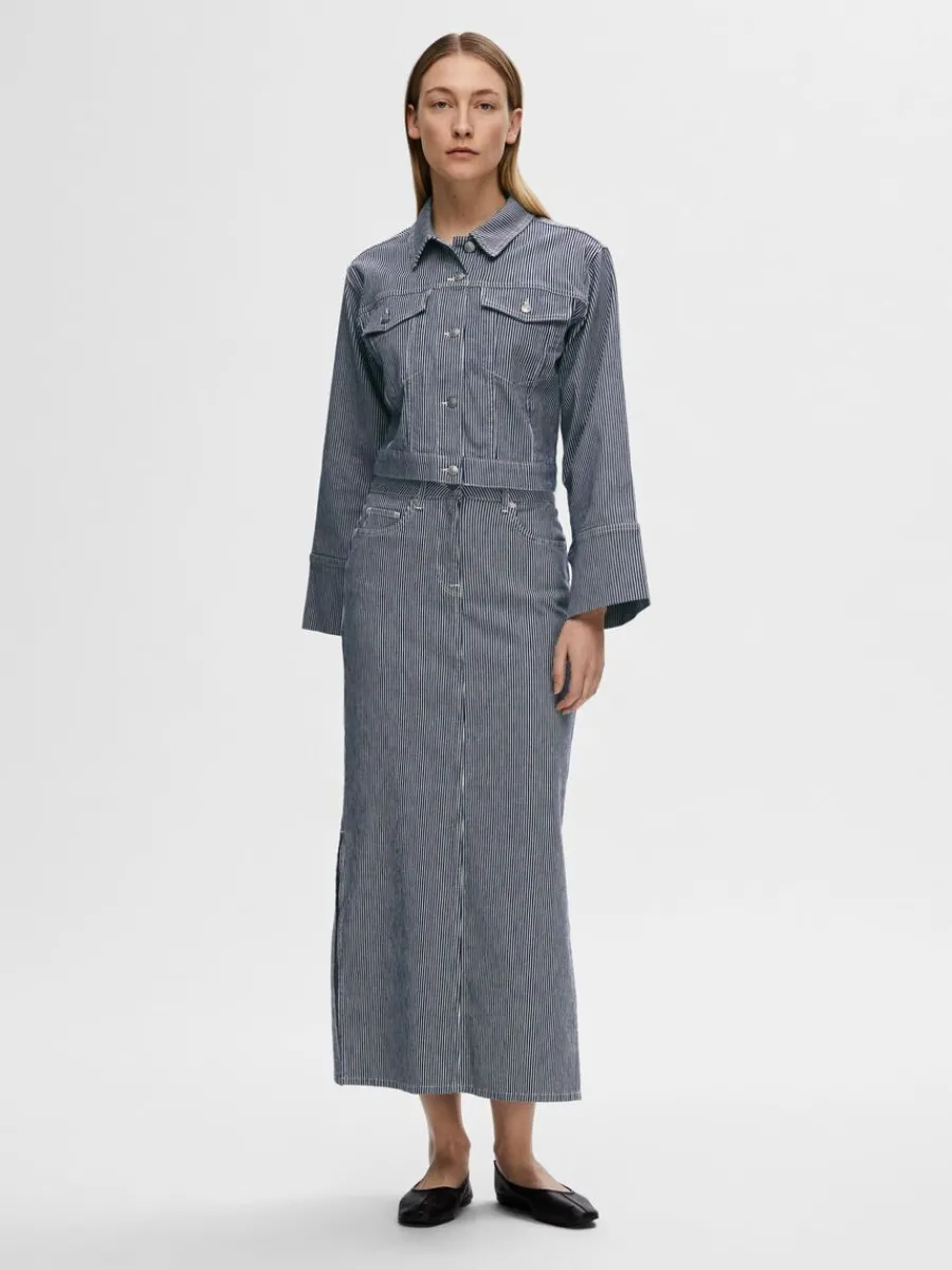 beskurna_jeansjacka_1.webp SELECTED BESKURNA JEANSJACKA Blue Best