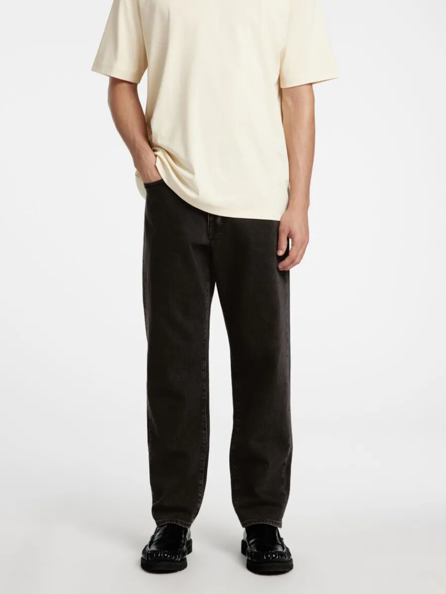 black_avsmalnande_jeans__0.webp SELECTED 190 AVSMALNANDE JEANS MED NORMAL PASSFORM Black Cheap