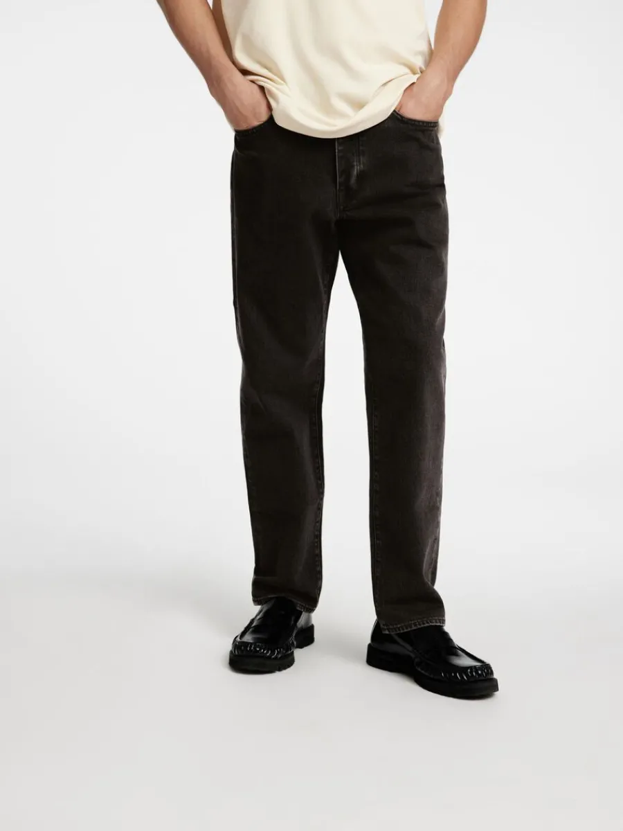 black_avsmalnande_jeans__3.webp SELECTED 190 AVSMALNANDE JEANS MED NORMAL PASSFORM Black Cheap
