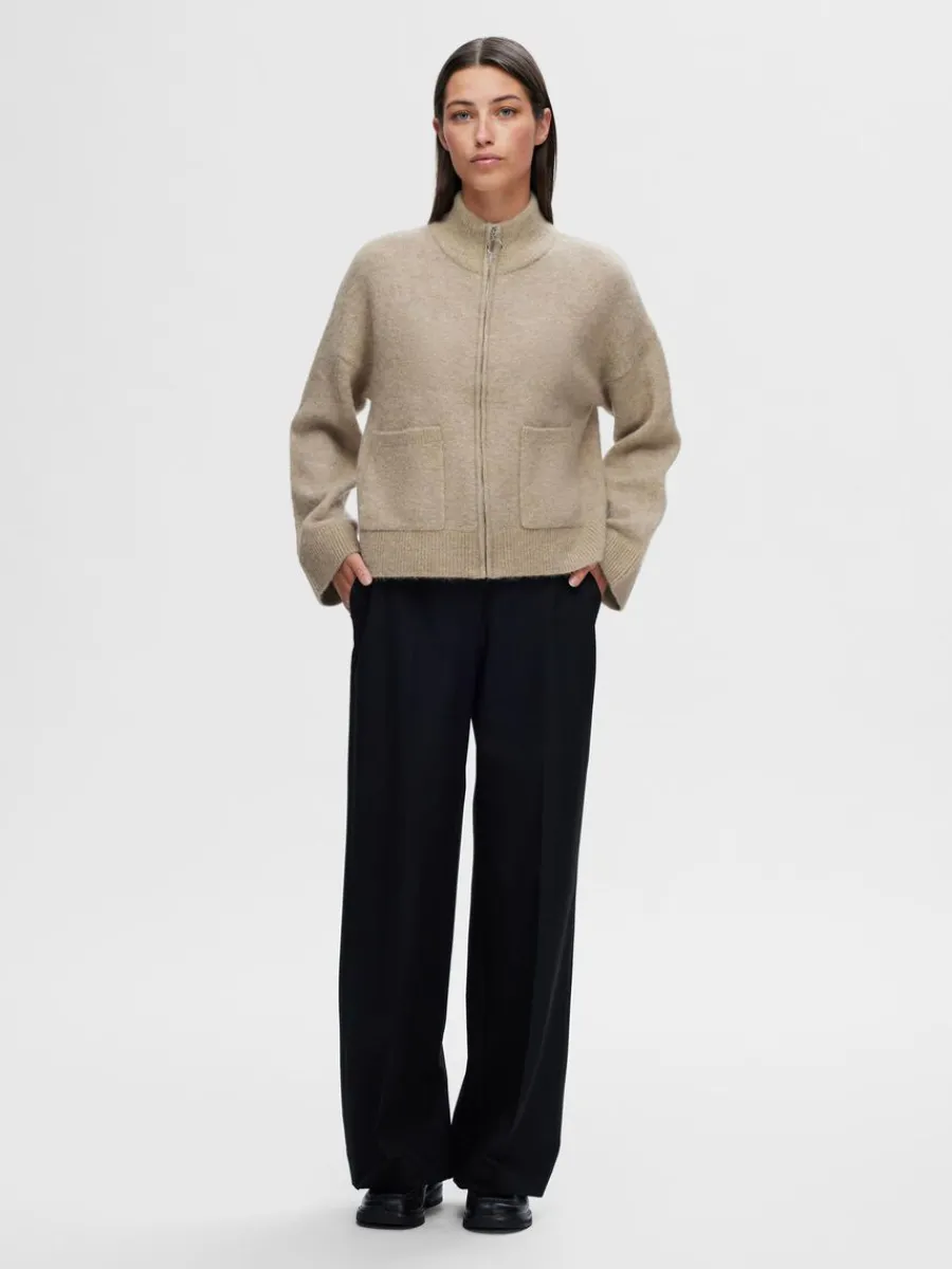 blixtlsstngning_kofta_1-6.webp SELECTED BLIXTLÅSSTÄNGNING KOFTA Beige Clearance