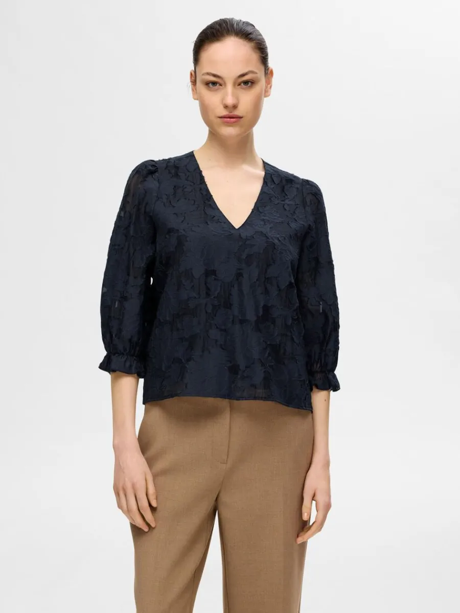blomstertryck_blus_0-1.webp SELECTED BLOMSTERTRYCK BLUS Blue Hot
