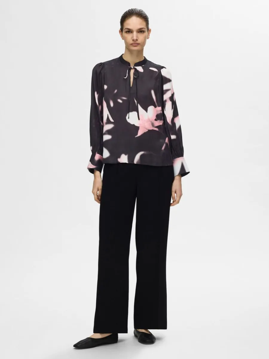 blomstertryckt_blus_1.webp SELECTED BLOMSTERTRYCKT BLUS Pink Cheap