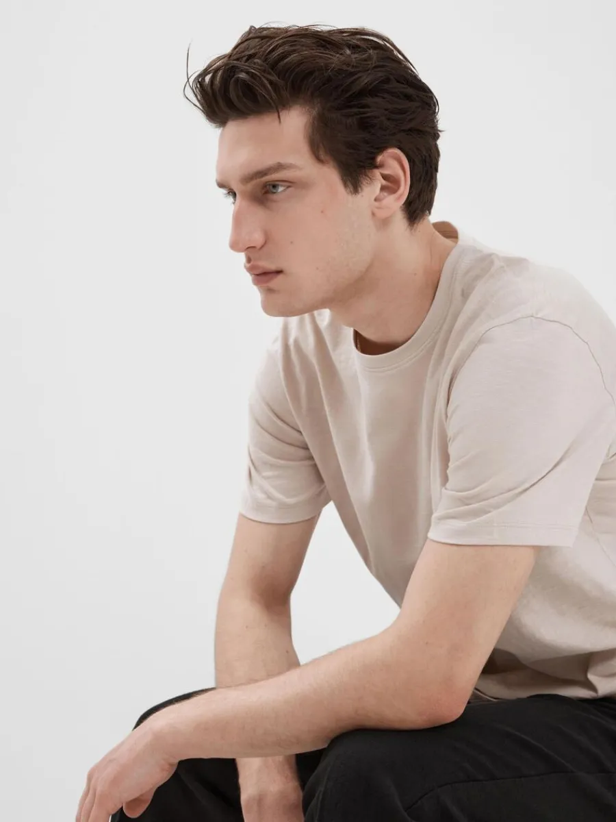 bomullsslub_tshirt_2.webp SELECTED BOMULLS-SLUB T-SHIRT Beige Shop