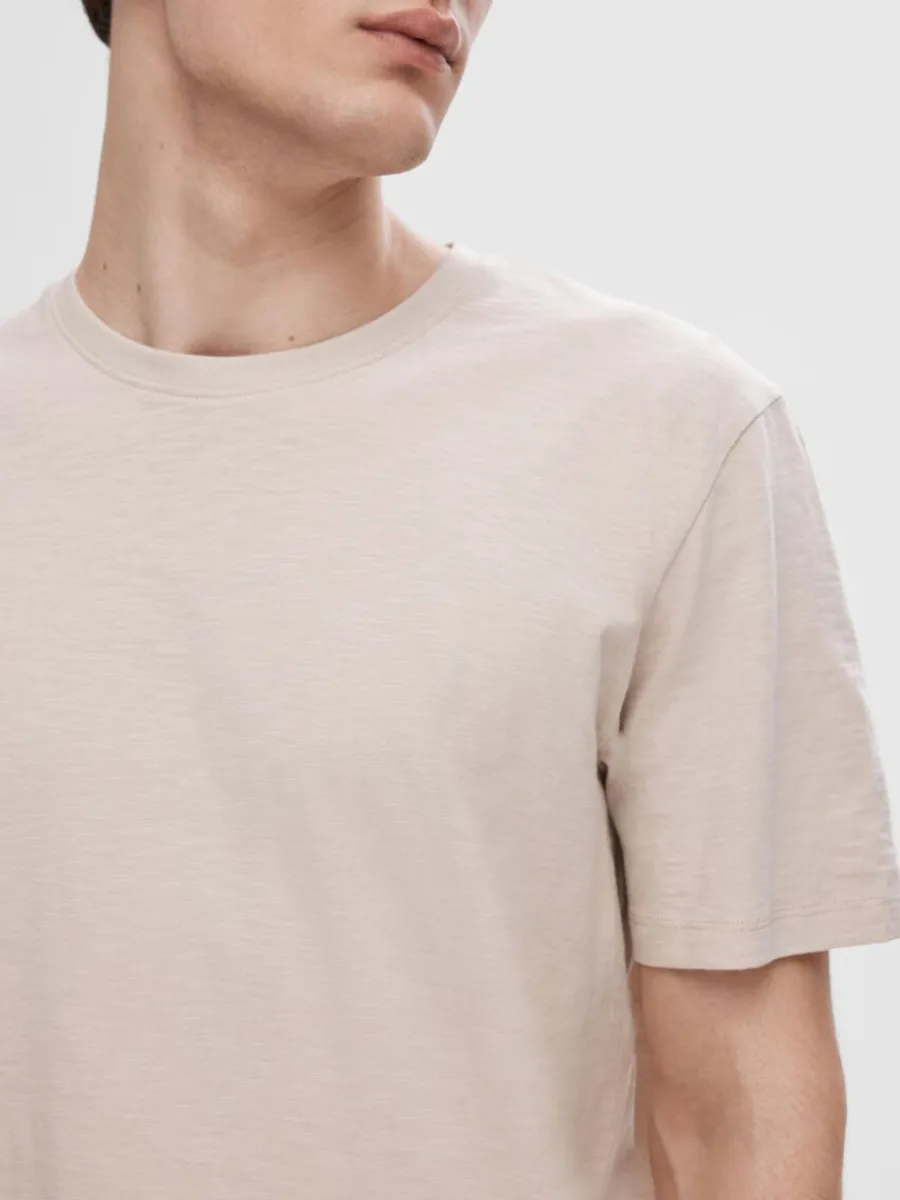 bomullsslub_tshirt_3.webp SELECTED BOMULLS-SLUB T-SHIRT Beige Shop