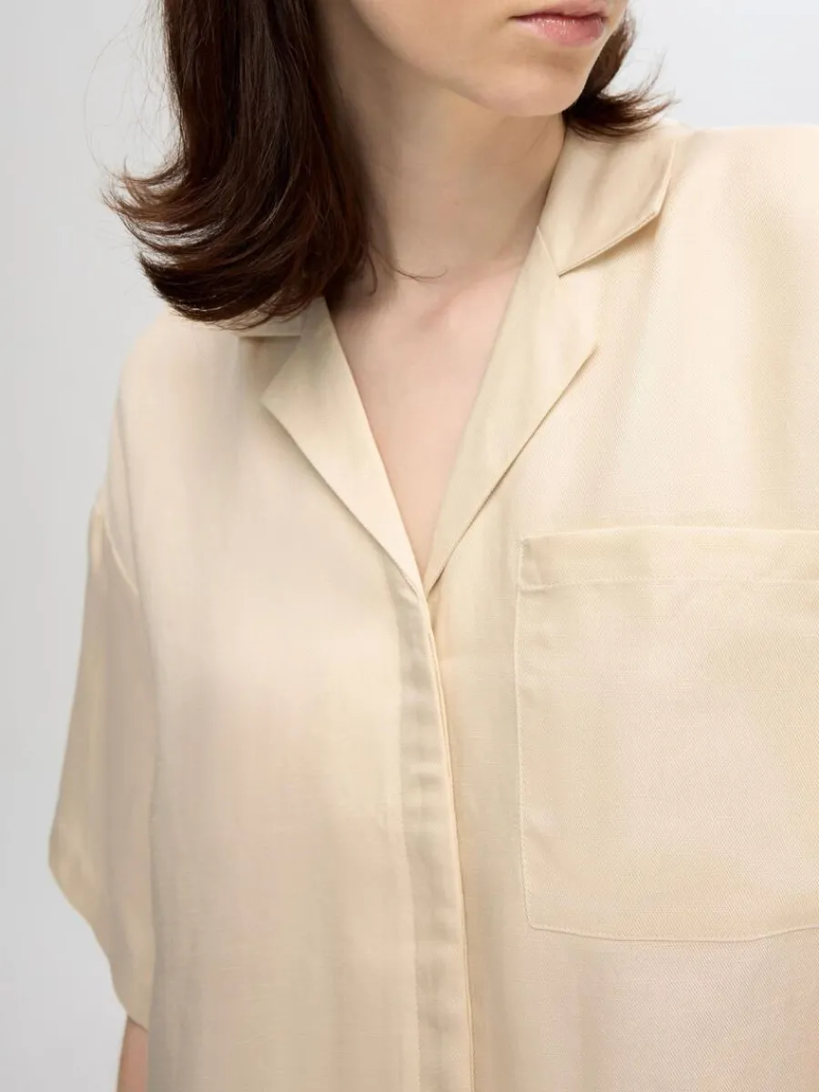 boxy_kortrmad_skjorta_3.webp SELECTED BOXY KORTÄRMAD SKJORTA Beige Sale