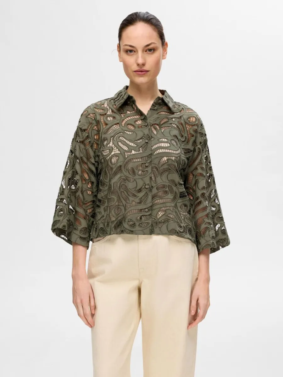 broderie_anglaise_croppad_0.webp SELECTED BRODERIE ANGLAISE CROPPAD SKJORTA Green Discount