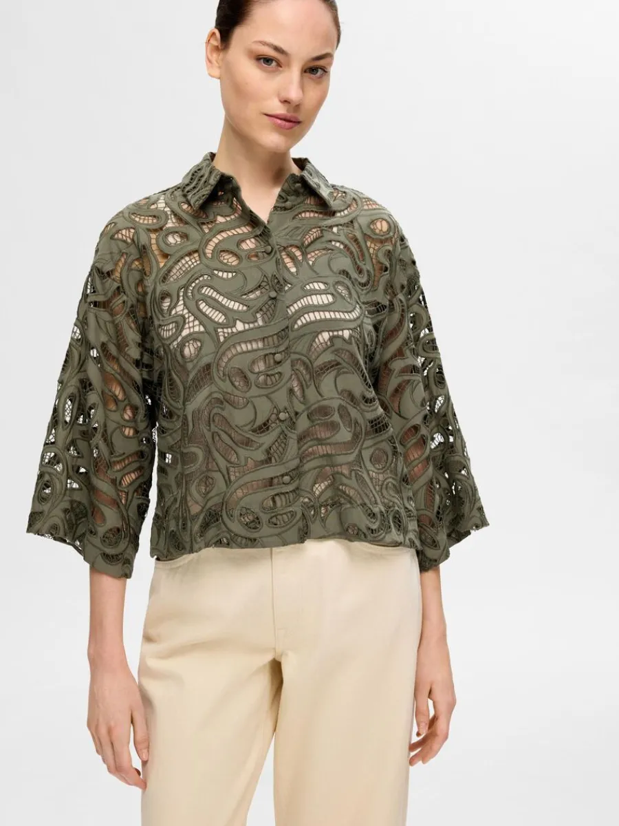 broderie_anglaise_croppad_2.webp SELECTED BRODERIE ANGLAISE CROPPAD SKJORTA Green Discount