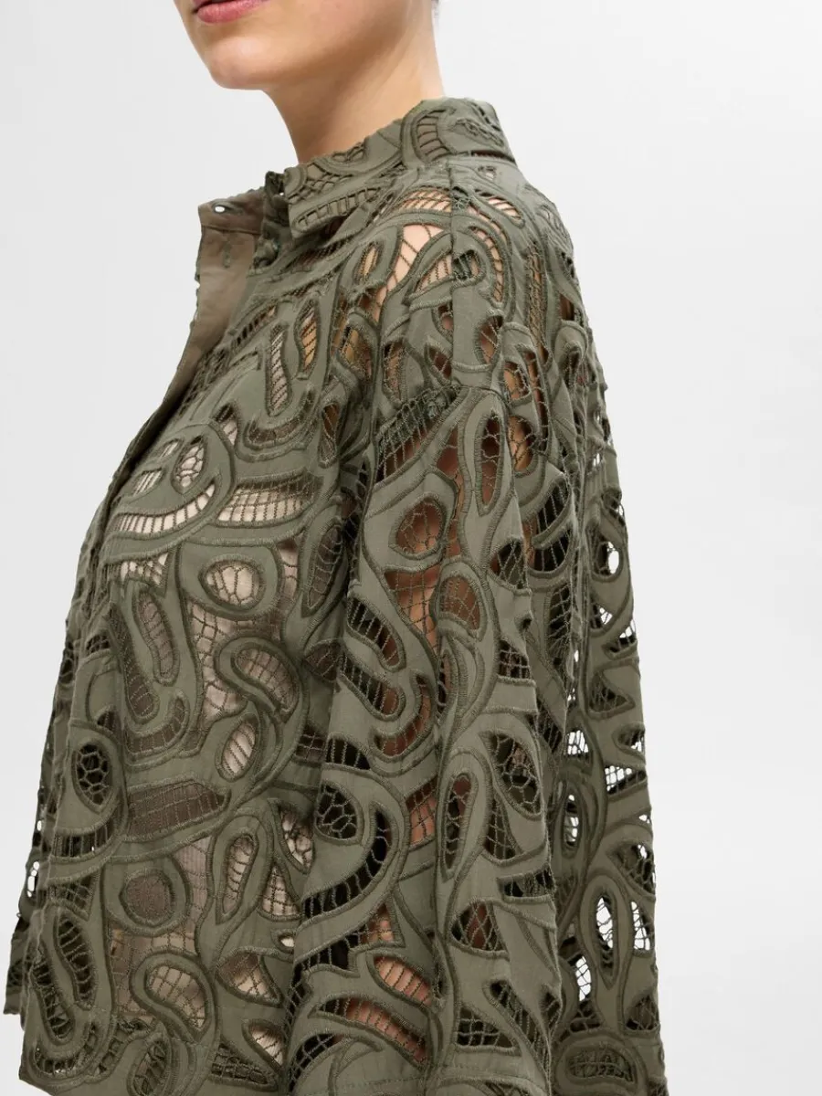 broderie_anglaise_croppad_3.webp SELECTED BRODERIE ANGLAISE CROPPAD SKJORTA Green Discount