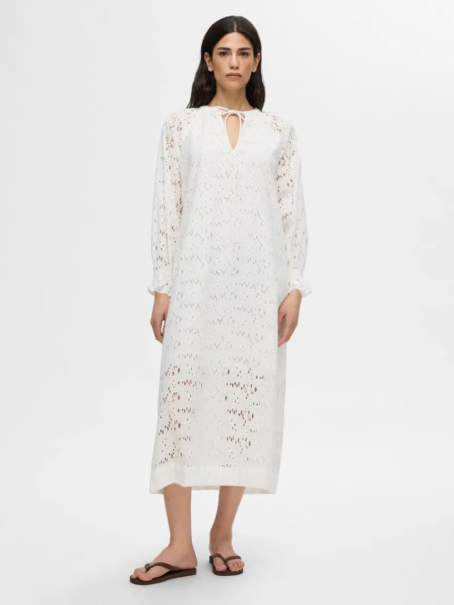 broderie_anglaise_maxikln_0.webp SELECTED BRODERIE ANGLAISE MAXIKLÄNNING White Best
