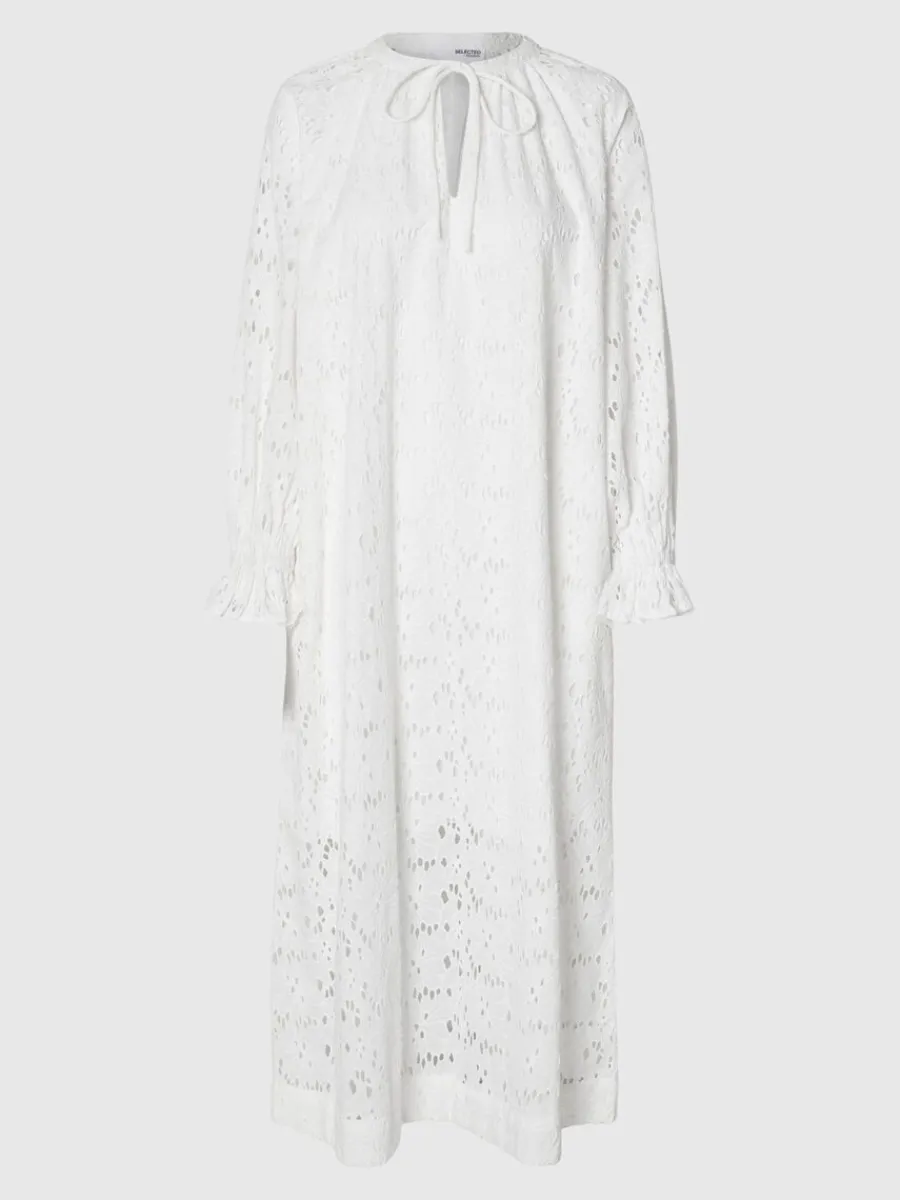 broderie_anglaise_maxikln_5.webp SELECTED BRODERIE ANGLAISE MAXIKLÄNNING White Best