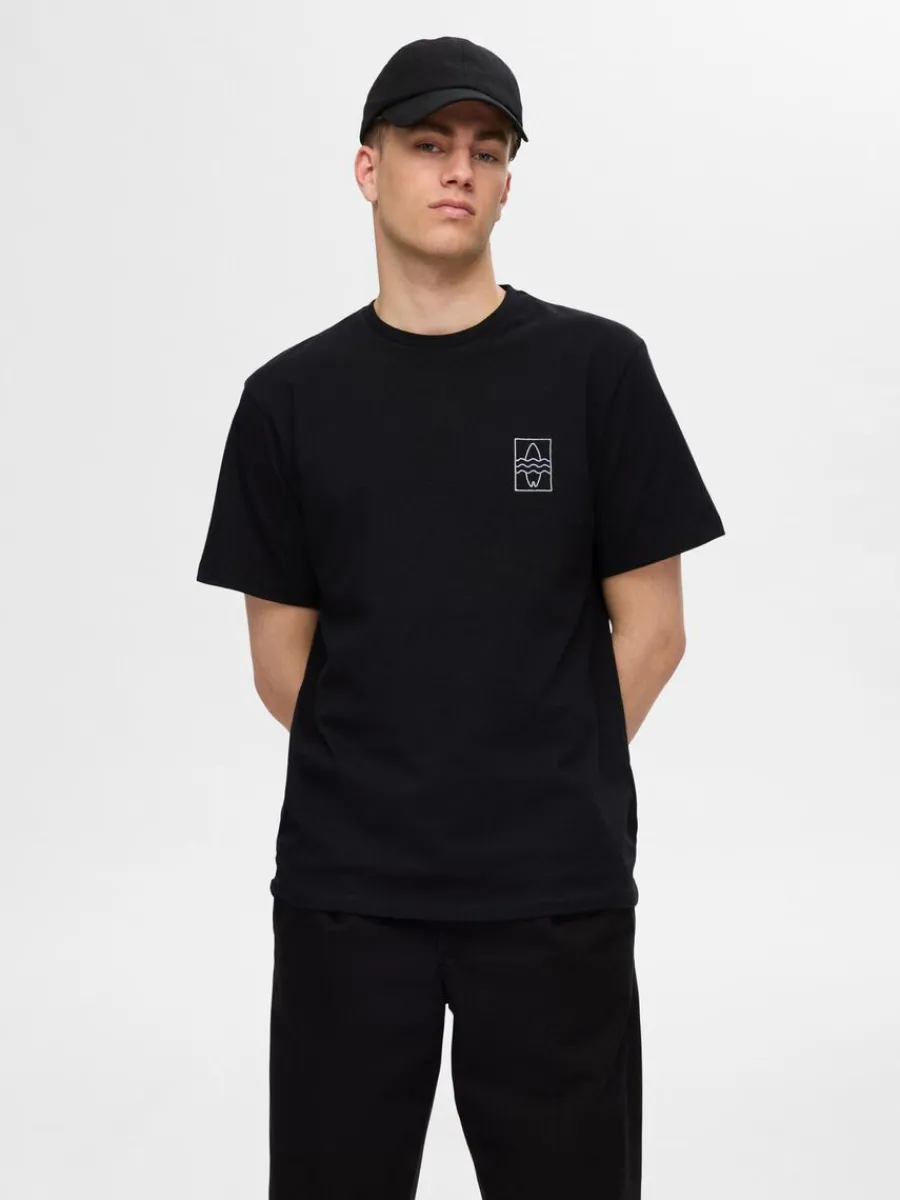 brodyrprydd_tshirt_0-4.webp SELECTED BRODYRPRYDD T-SHIRT Black Flash Sale