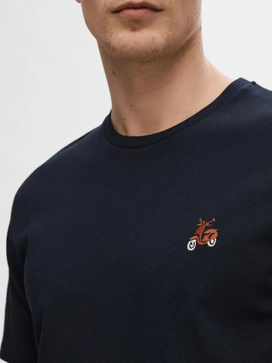 brodyrprydd_tshirt_3-6.webp SELECTED BRODYRPRYDD T-SHIRT Blue Fashion