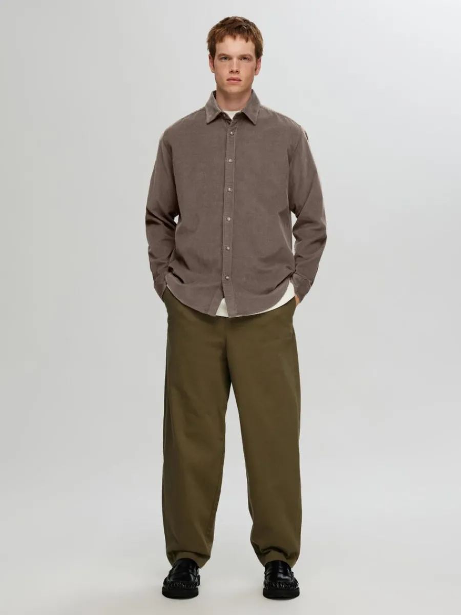 corduroy_skjorta_2.webp SELECTED CORDUROY SKJORTA Brown Hot