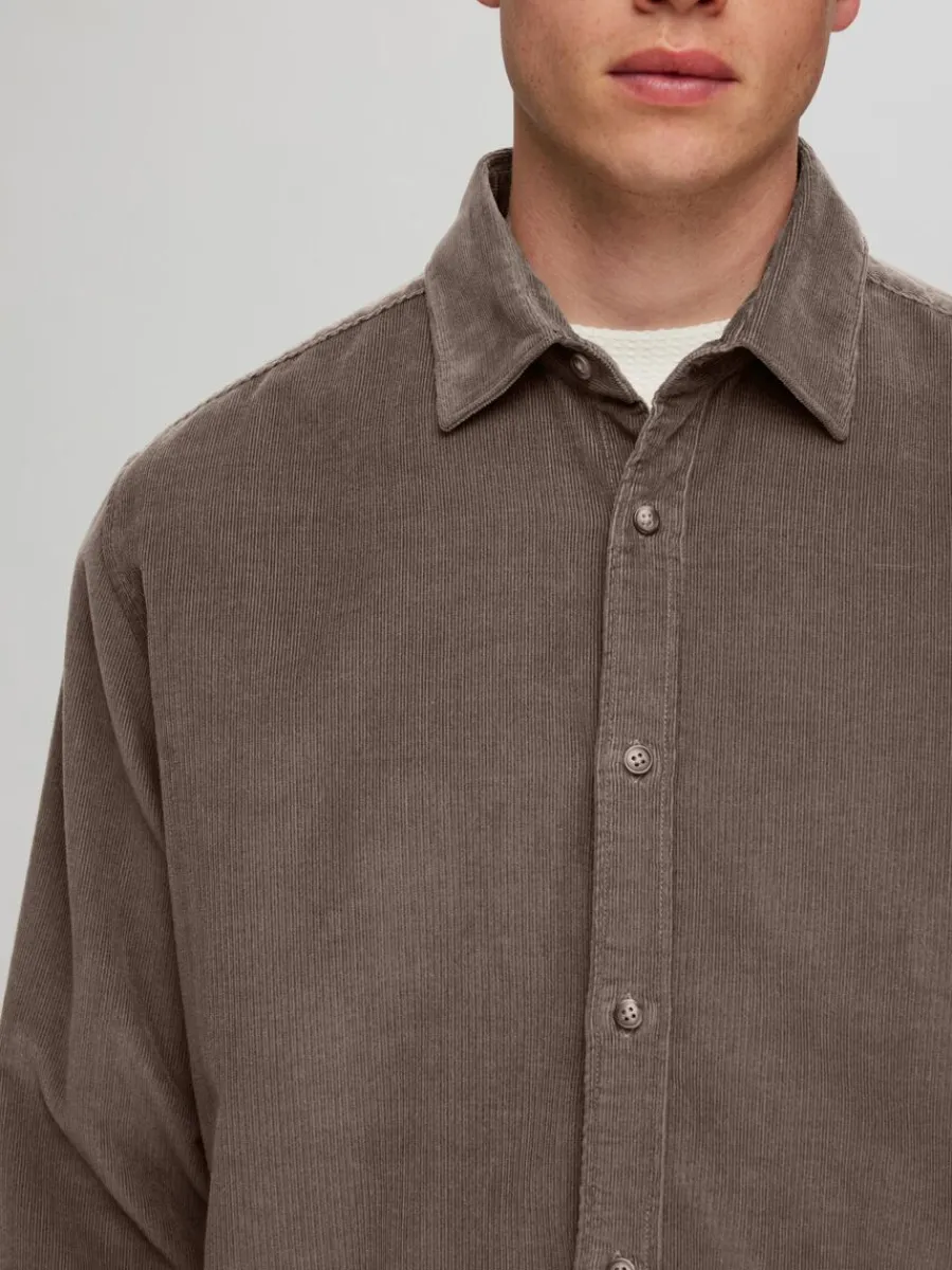 corduroy_skjorta_5.webp SELECTED CORDUROY SKJORTA Brown Hot