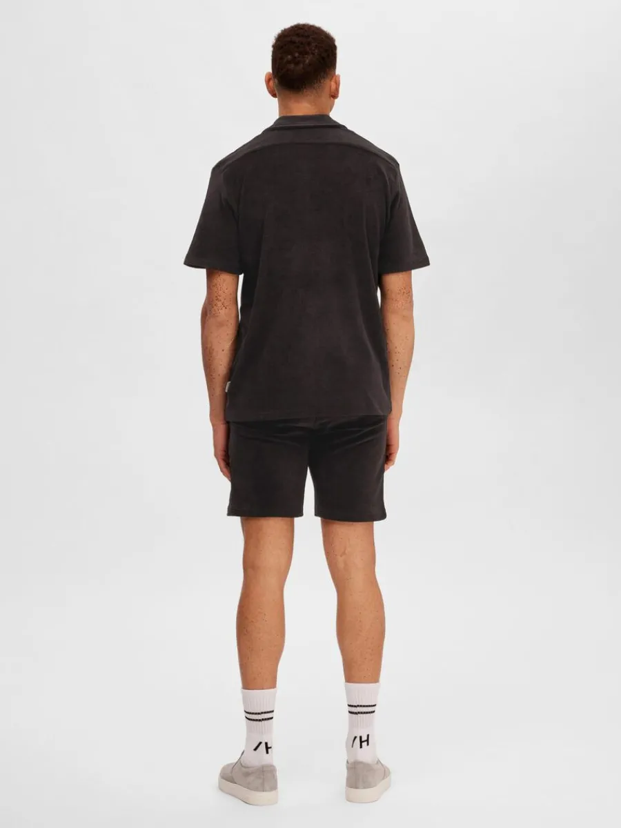 frotttyg_skjorta_1.webp SELECTED FROTTÉTYG SKJORTA Black Hot