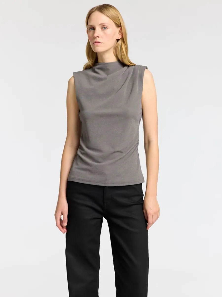 glitter_rmls_topp_0.webp SELECTED GLITTER ÄRMLÖS TOPP Grey New