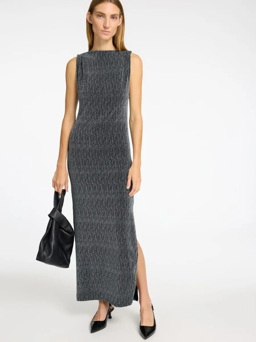 glittrigt_maxiklnning_2.webp SELECTED GLITTRIGT MAXIKLÄNNING Black Cheap