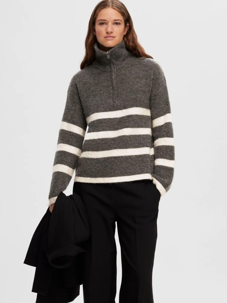 halvlngt_blixtls_trja_2-5.webp SELECTED HALVLÅNGT BLIXTLÅS TRÖJA Grey Discount