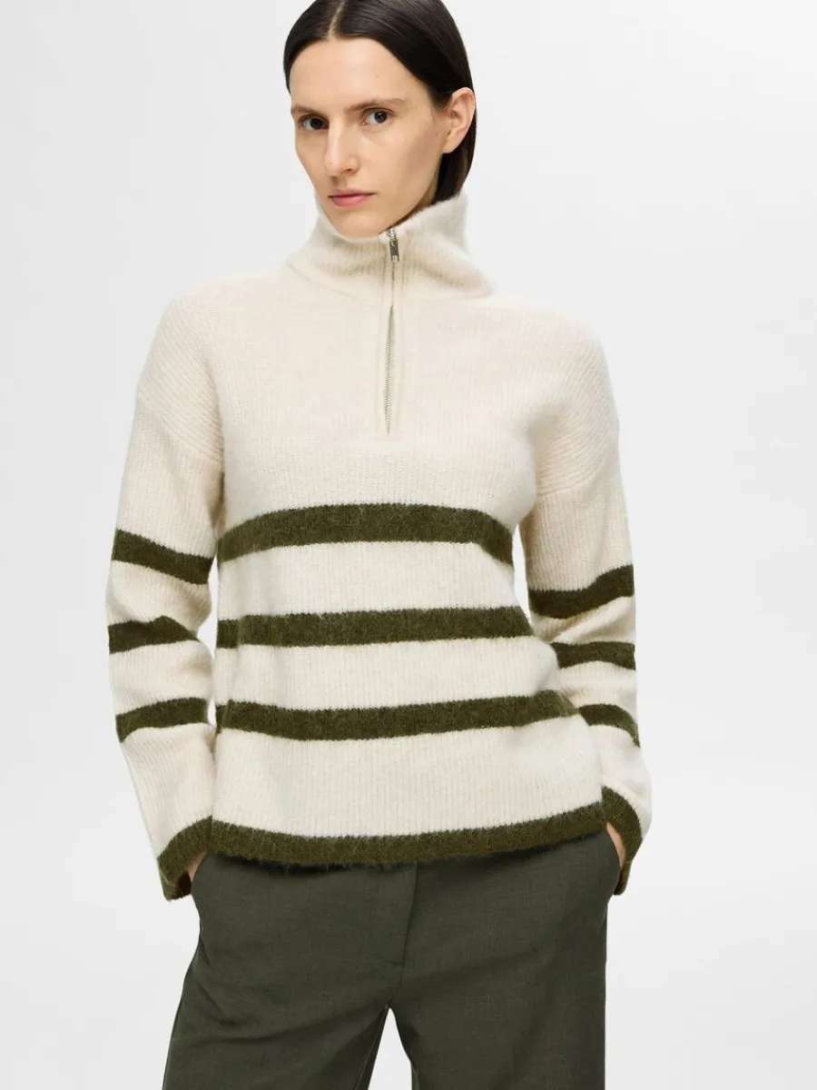 halvlngt_blixtls_trja_2.webp SELECTED HALVLÅNGT BLIXTLÅS TRÖJA Beige Outlet