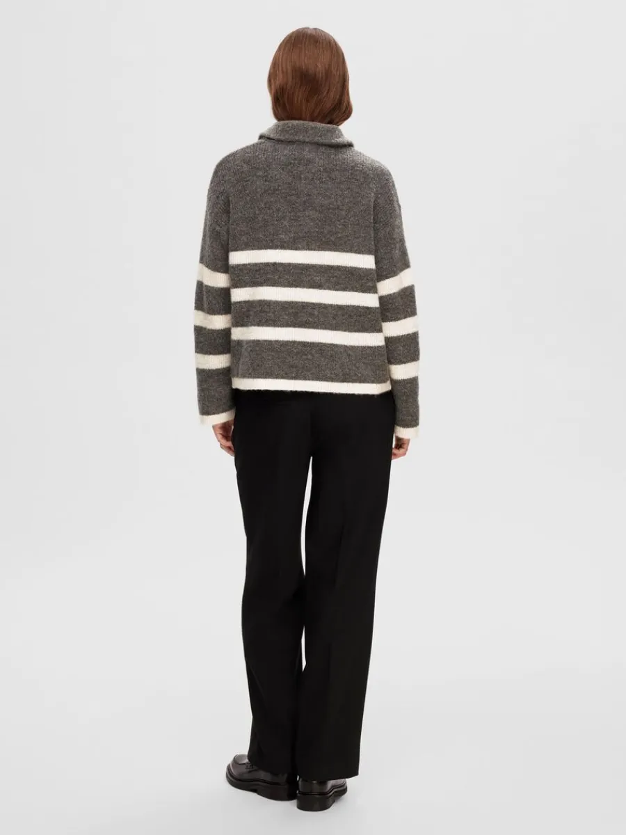 halvlngt_blixtls_trja_4-5.webp SELECTED HALVLÅNGT BLIXTLÅS TRÖJA Grey Discount