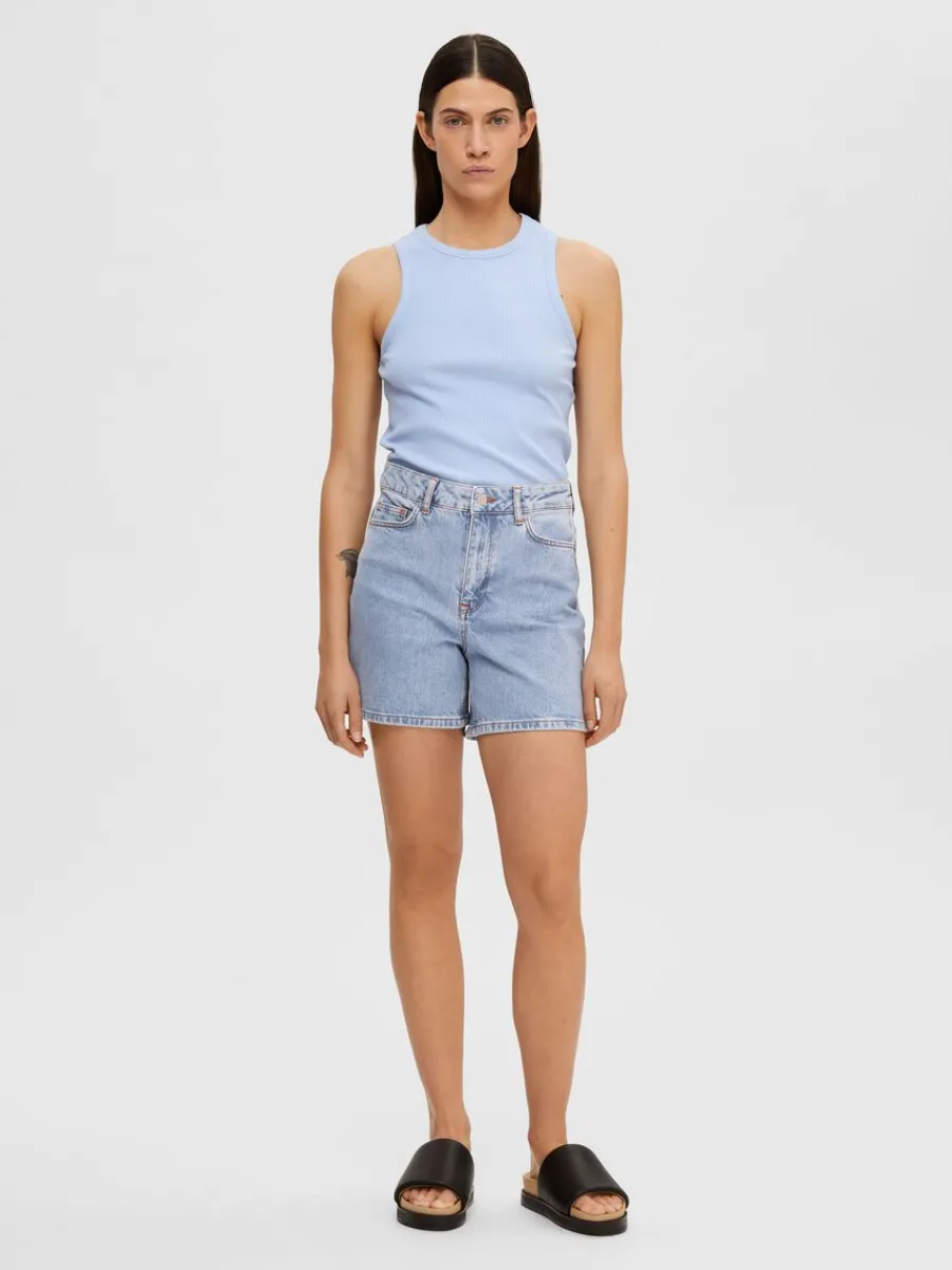 hg_midja_jeansshorts_2.webp SELECTED HÖG MIDJA JEANSSHORTS Blue Store