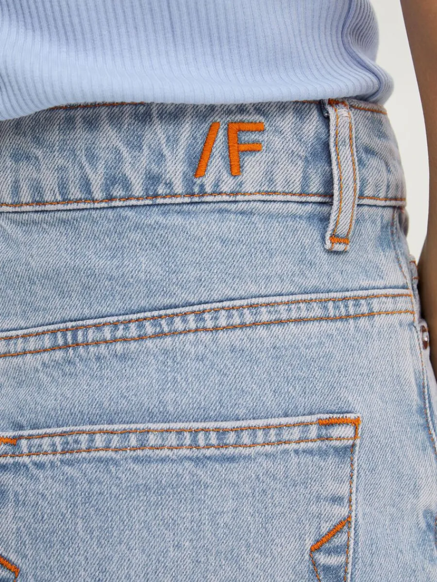 hg_midja_jeansshorts_4.webp SELECTED HÖG MIDJA JEANSSHORTS Blue Store
