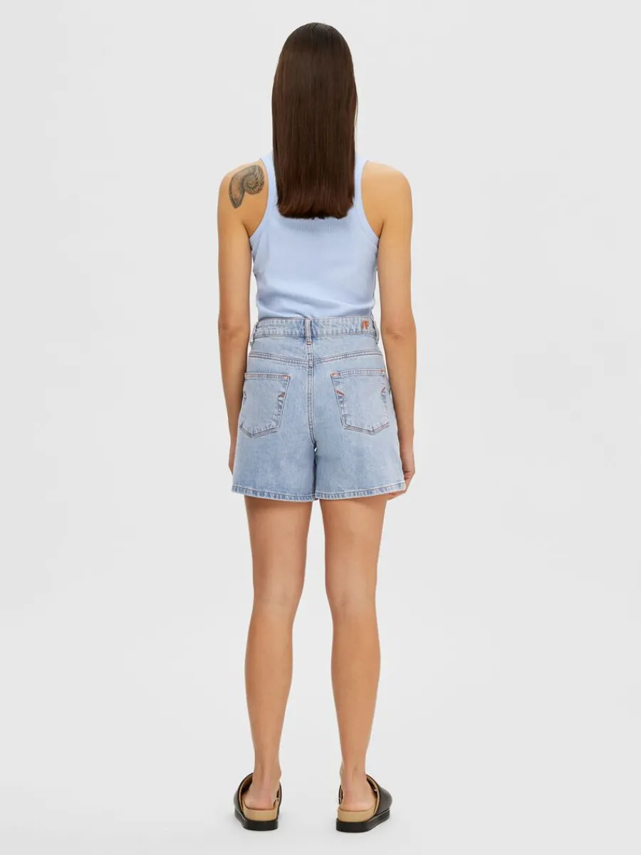 hg_midja_jeansshorts_5.webp SELECTED HÖG MIDJA JEANSSHORTS Blue Store
