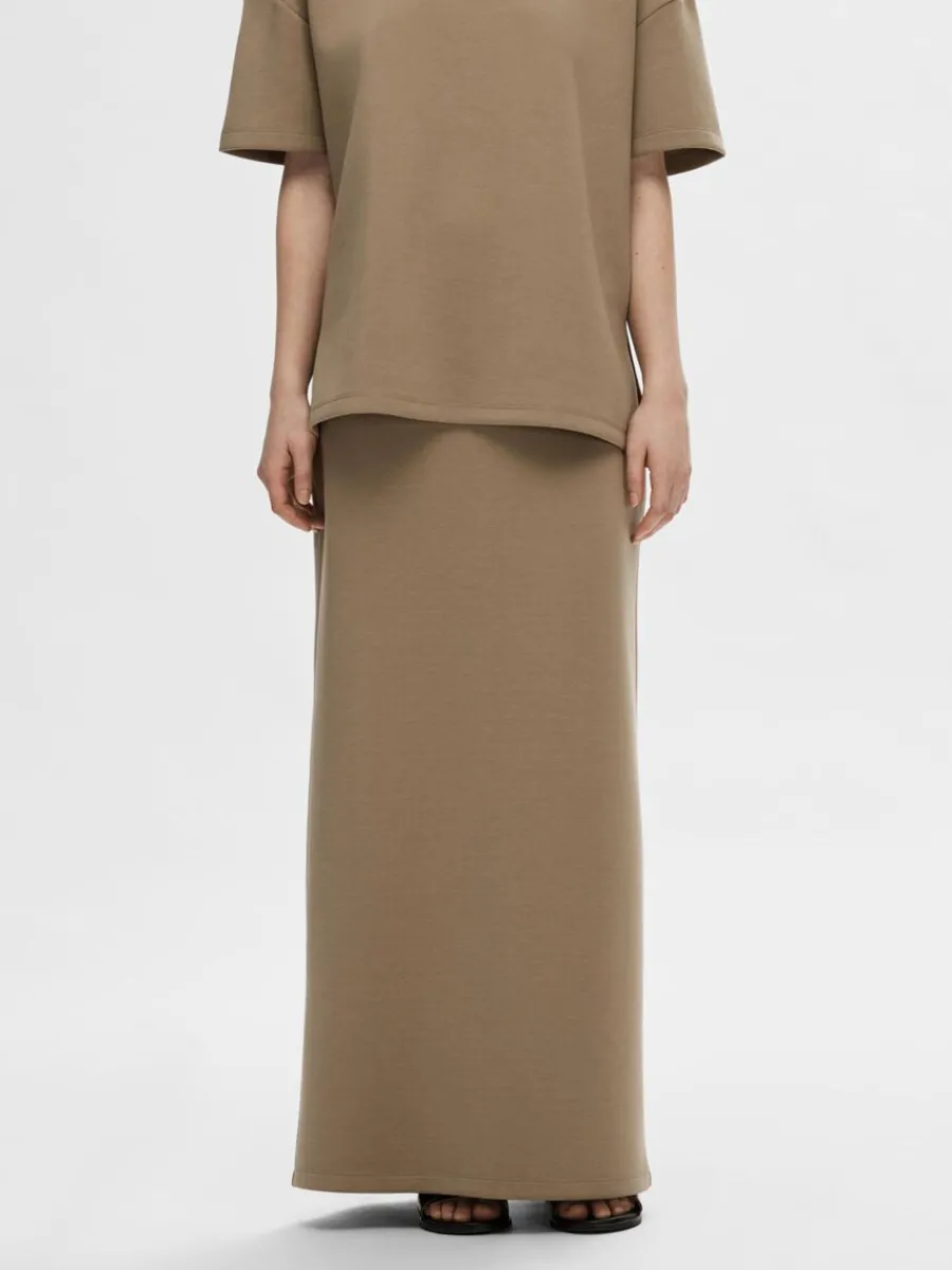 hg_midja_maxikjol_1-6.webp SELECTED HÖG MIDJA MAXIKJOL Brown Cheap