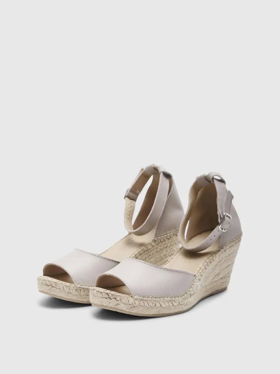 hgklackade_lder_espadrill_1-1.webp SELECTED HÖGKLACKADE LÄDER ESPADRILLES Beige Store