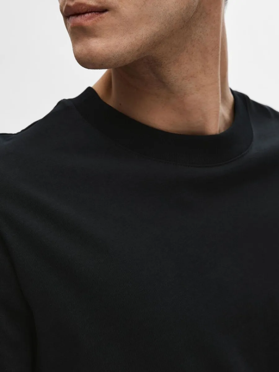 kortrmad_med_avslappnad_p_3-1.webp SELECTED KORTÄRMAD MED AVSLAPPNAD PASSFORM T-SHIRT Black Best Sale