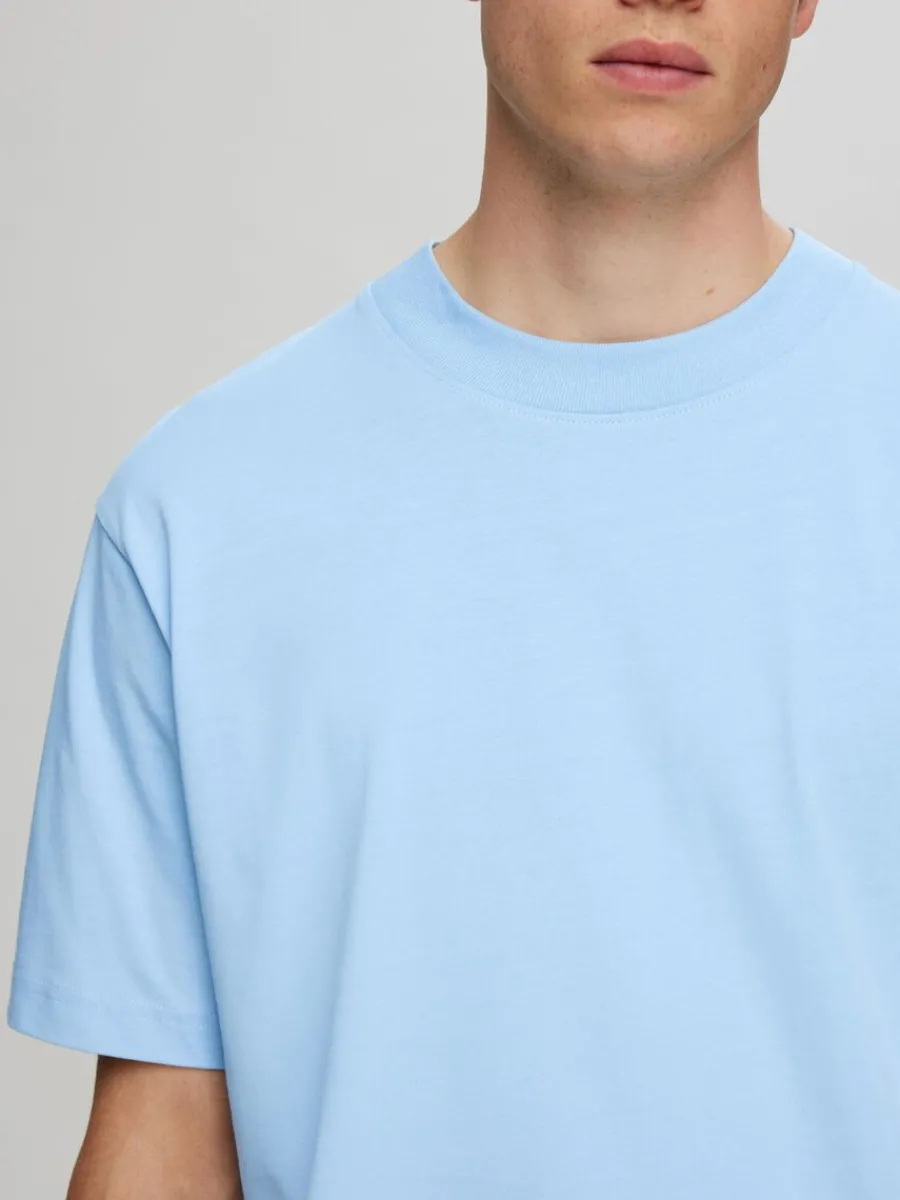 kortrmad_med_avslappnad_p_3-6.webp SELECTED KORTÄRMAD MED AVSLAPPNAD PASSFORM T-SHIRT Blue Cheap