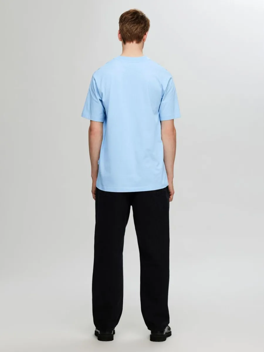 kortrmad_med_avslappnad_p_4-6.webp SELECTED KORTÄRMAD MED AVSLAPPNAD PASSFORM T-SHIRT Blue Cheap