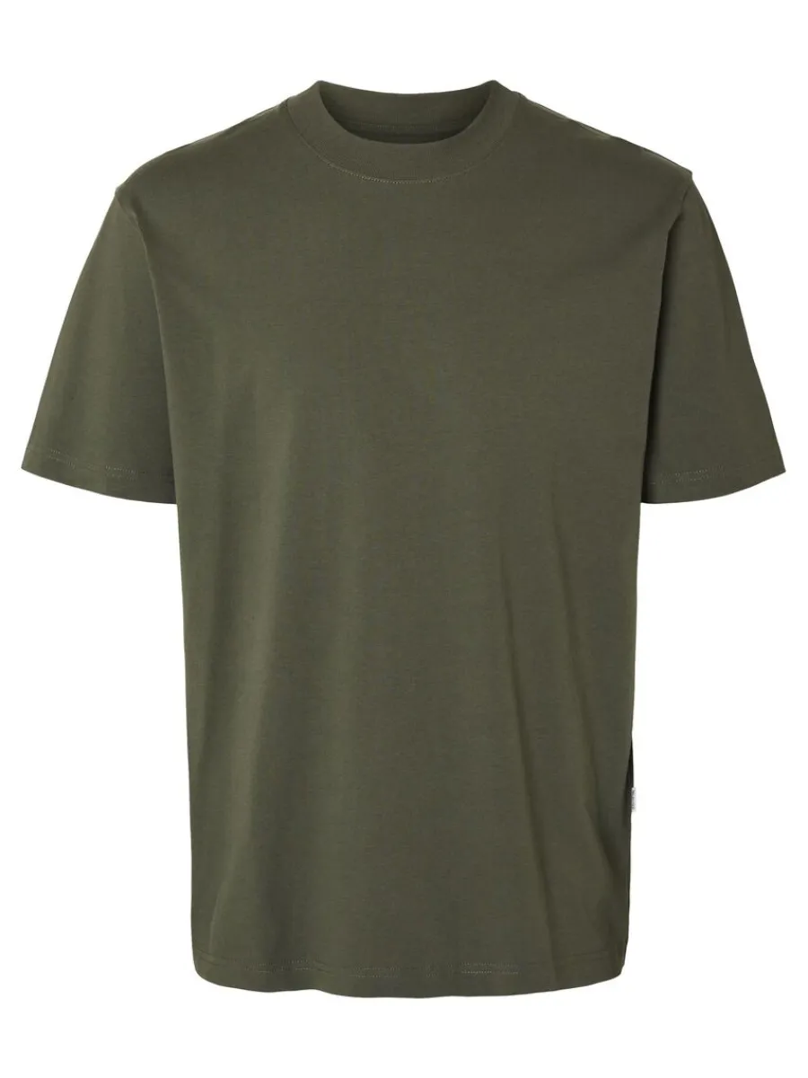 kortrmad_med_avslappnad_p_5-5.webp SELECTED KORTÄRMAD MED AVSLAPPNAD PASSFORM T-SHIRT Green New