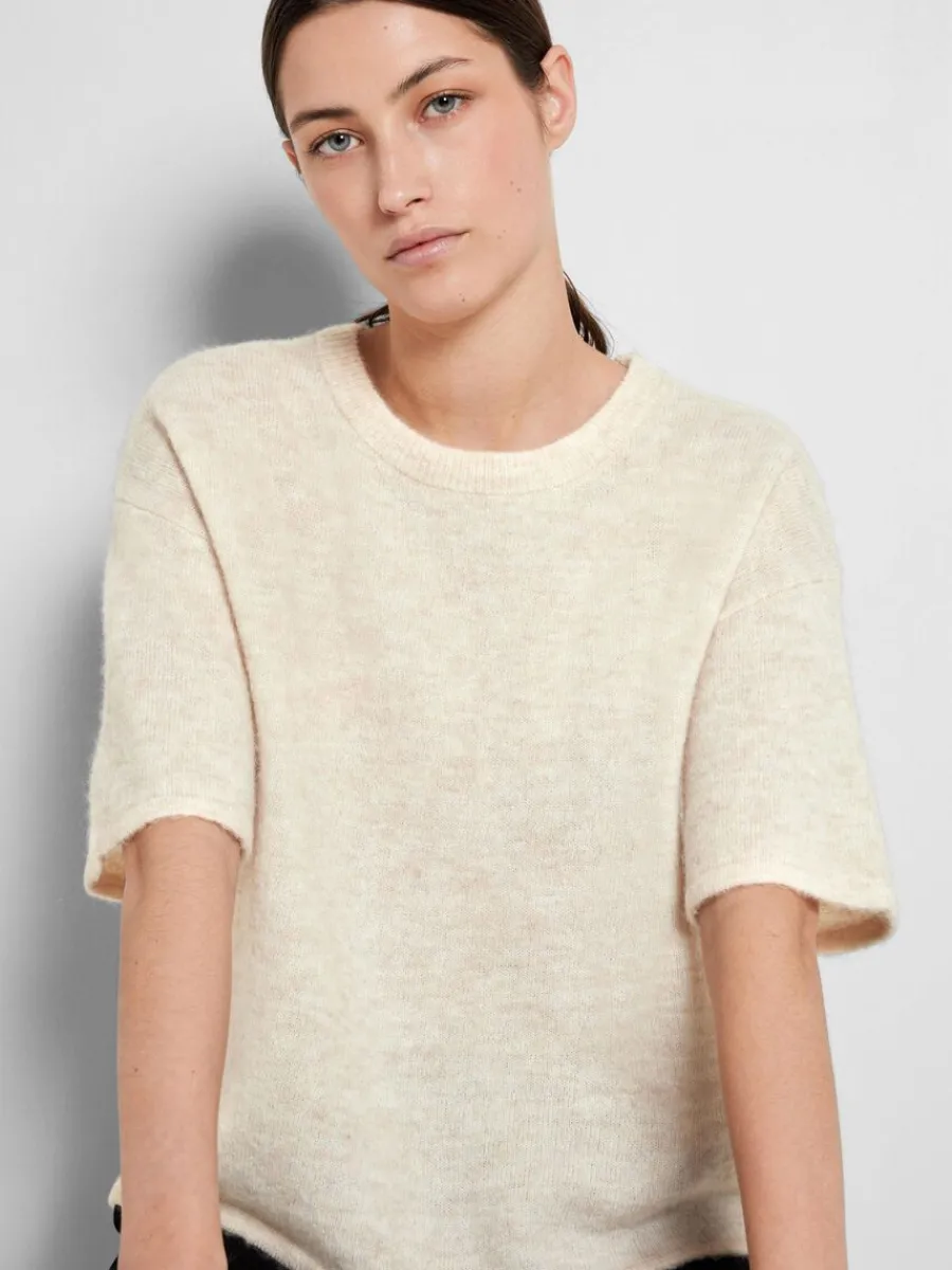 kortrmad_stickad_topp_2-5.webp SELECTED KORTÄRMAD STICKAD TOPP Beige Hot