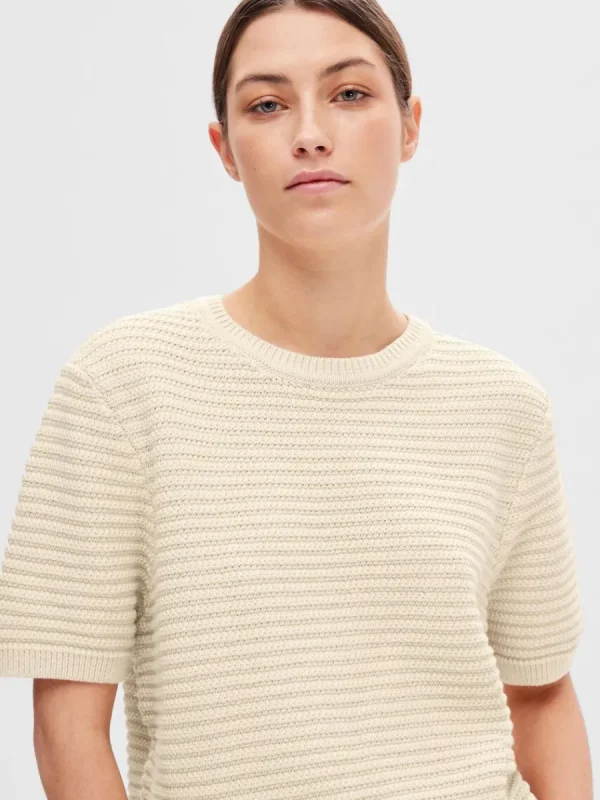 SELECTED KORTÄRMAD STICKAD TOPP Beige Hot