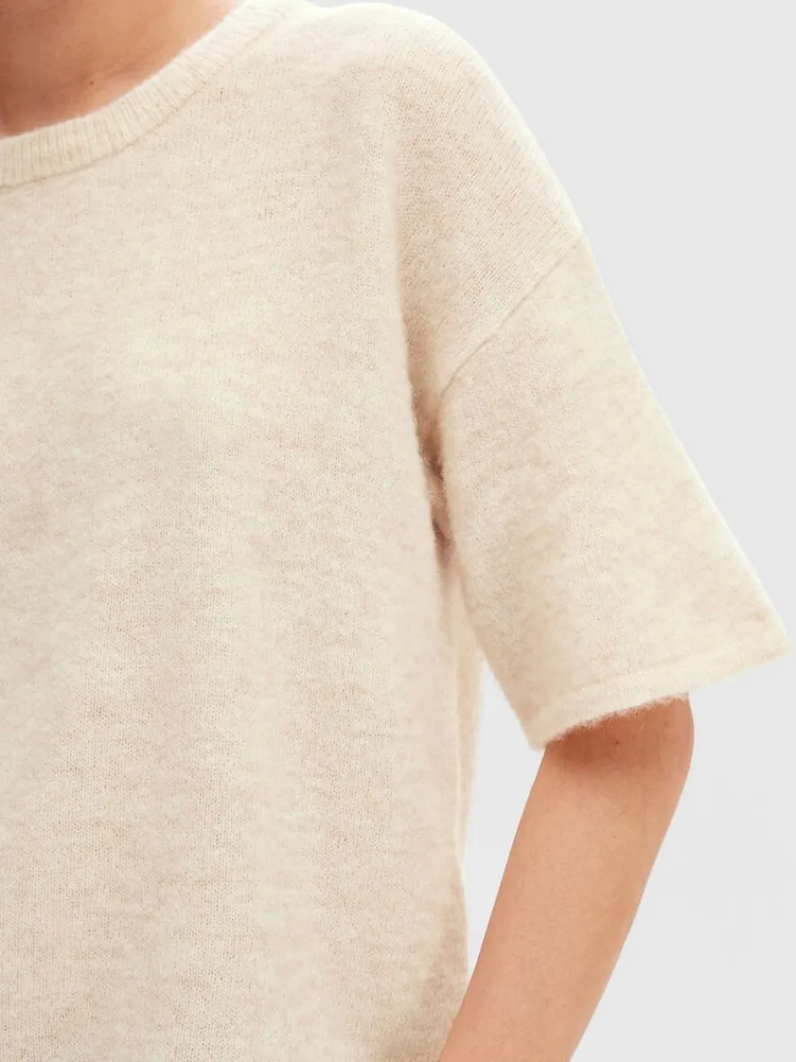 kortrmad_stickad_topp_3-5.webp SELECTED KORTÄRMAD STICKAD TOPP Beige Hot