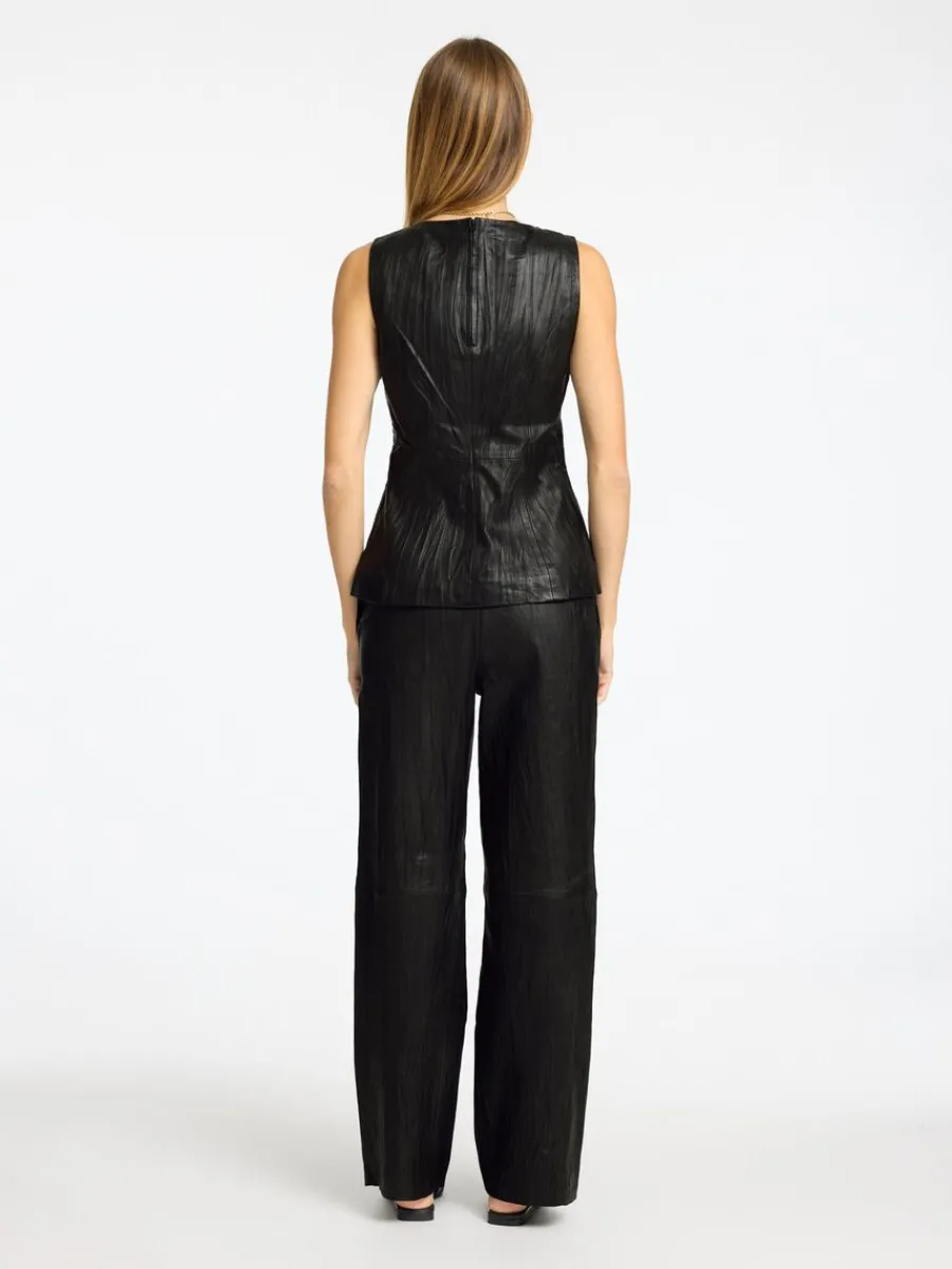 ldersydd_topp_4.webp SELECTED LÄDERSYDD TOPP Black Clearance