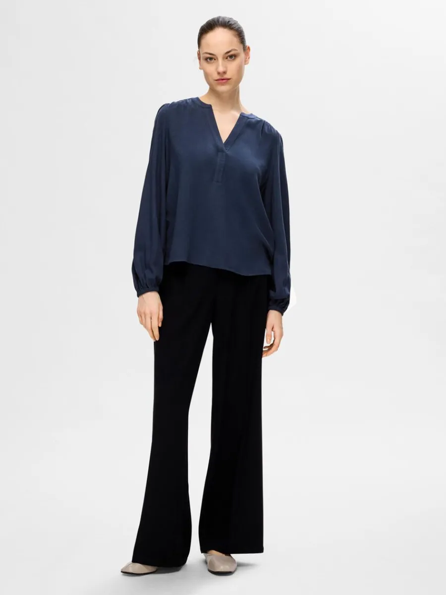 lnga_rmar_blus_1-4.webp SELECTED LÅNGA ÄRMAR BLUS Blue Outlet