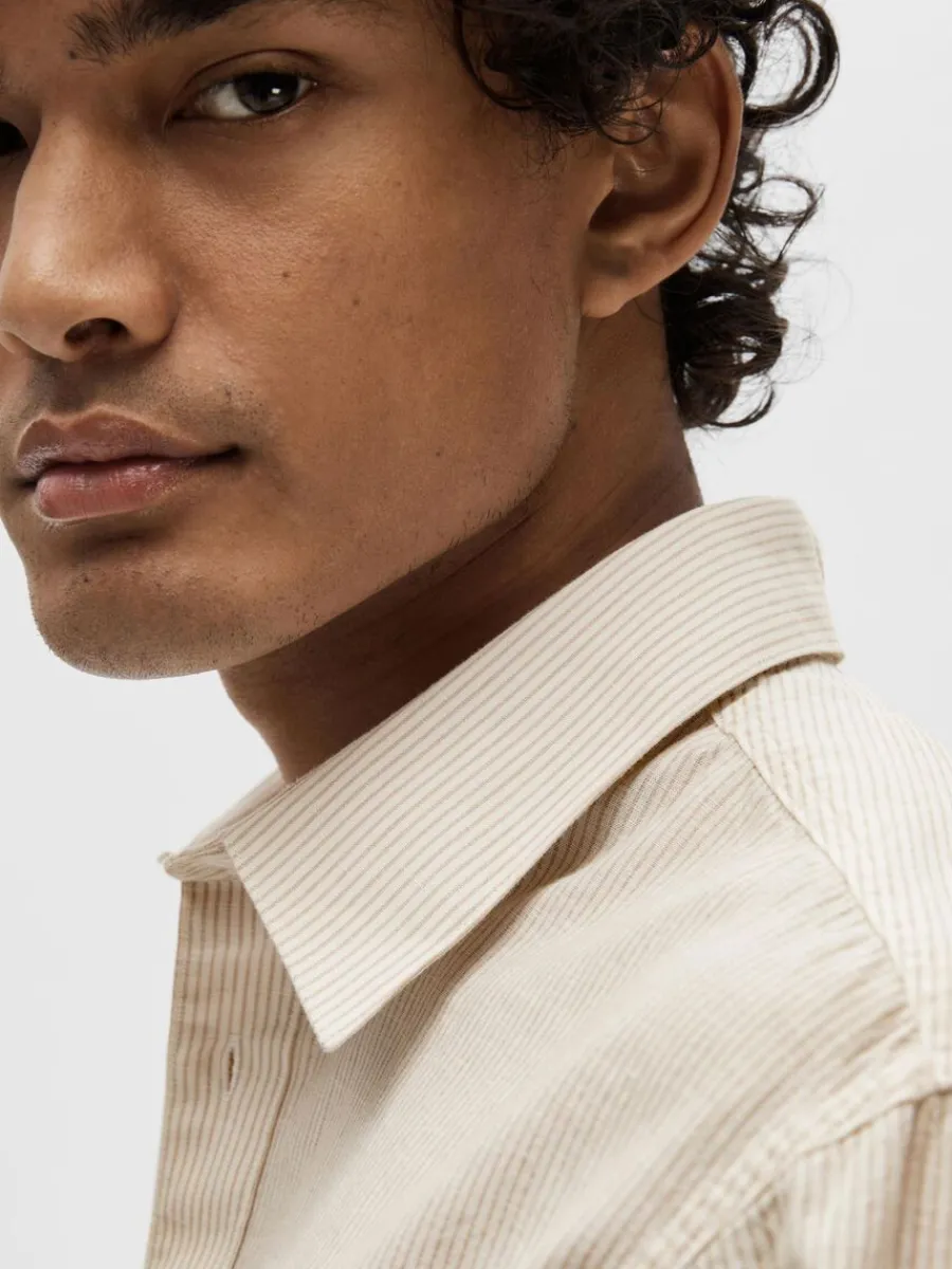 lnga_rmar_skjorta_4-7.webp SELECTED LÅNGA ÄRMAR SKJORTA Beige Shop