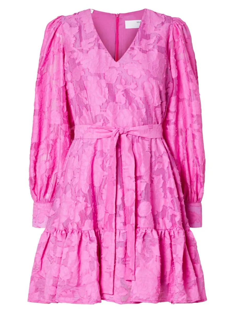 lngrmad_blommig_kort_klnn_5-2.webp SELECTED LÅNGÄRMAD BLOMMIG KORT KLÄNNING Pink Cheap