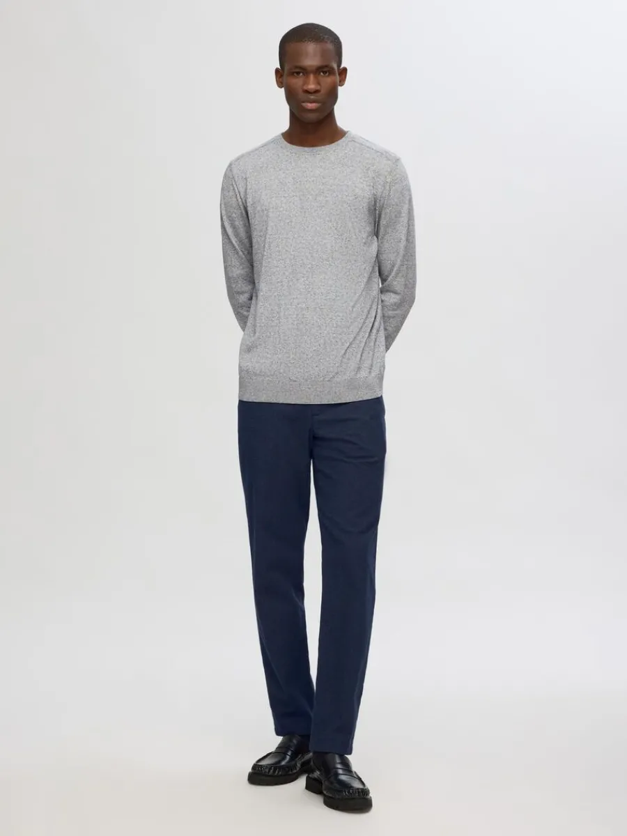 lngrmad_stickad_trja_1-23.webp SELECTED LÅNGÄRMAD STICKAD TRÖJA Grey Discount