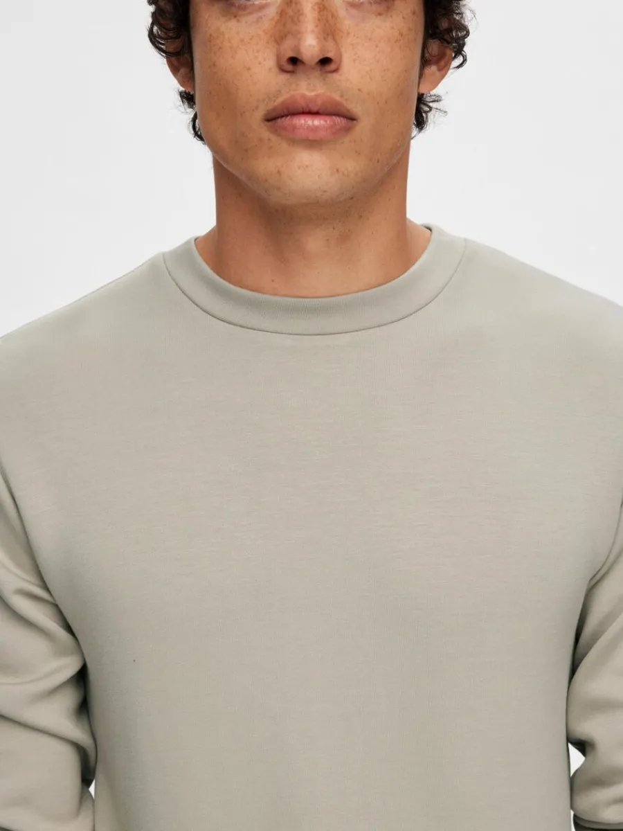 lngrmad_sweatshirt_5-1.webp SELECTED LÅNGÄRMAD SWEATSHIRT Beige Shop