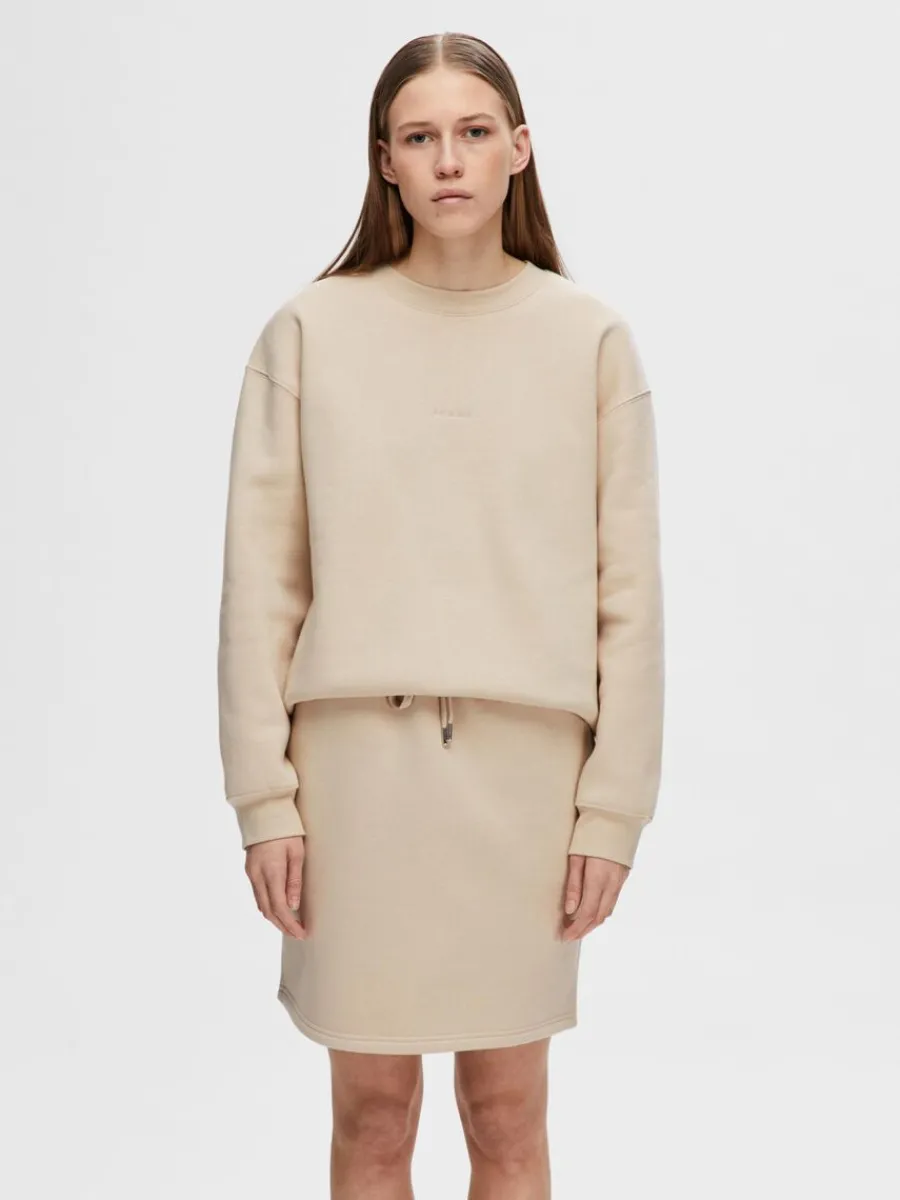 logotypbroderi_sweatshirt_0.webp SELECTED LOGOTYPBRODERI SWEATSHIRT Beige Fashion