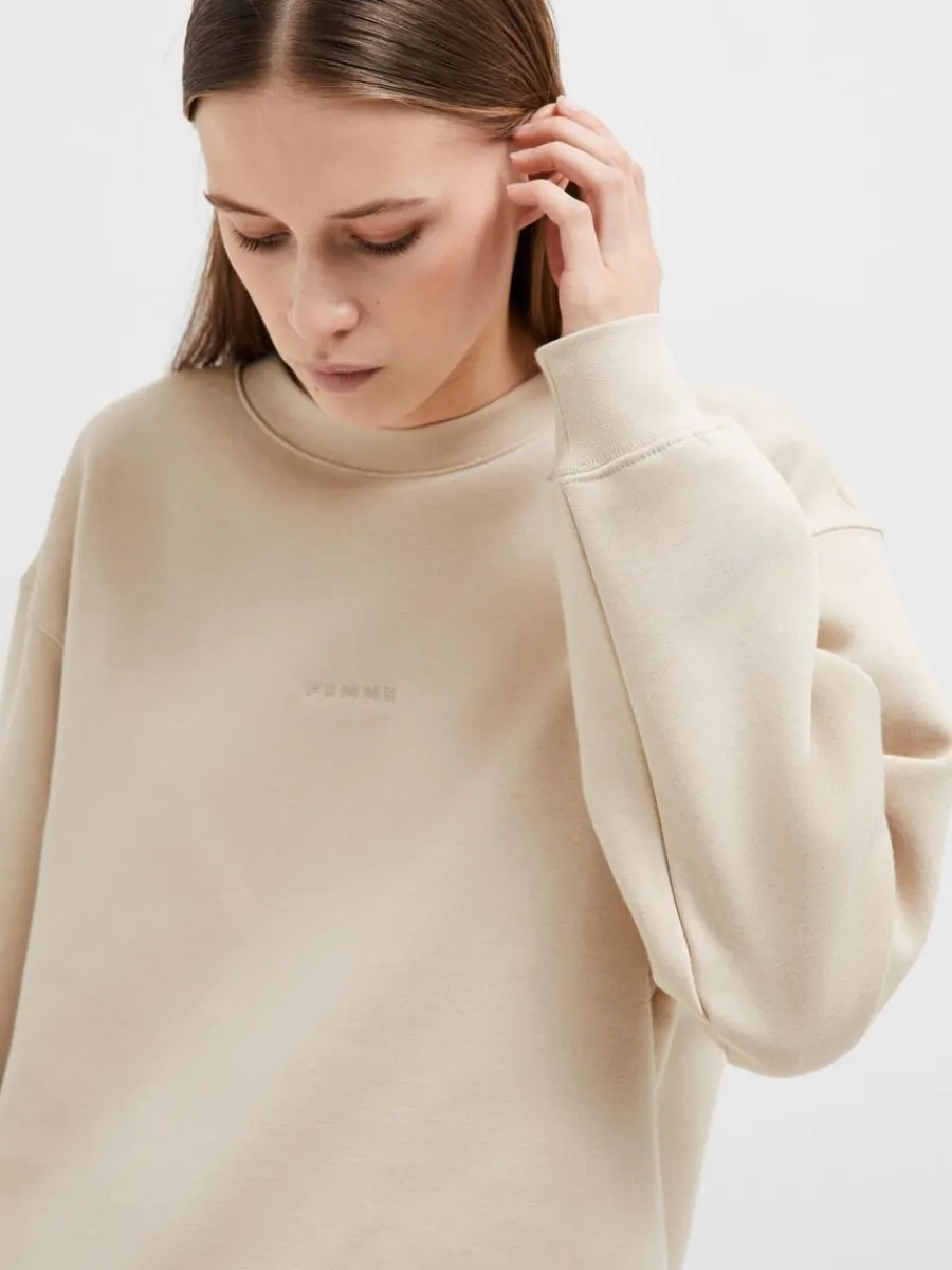 logotypbroderi_sweatshirt_2.webp SELECTED LOGOTYPBRODERI SWEATSHIRT Beige Fashion