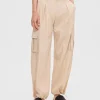 SELECTED LÖS PASSFORM FALLSKÄRMSBYXOR Beige Clearance