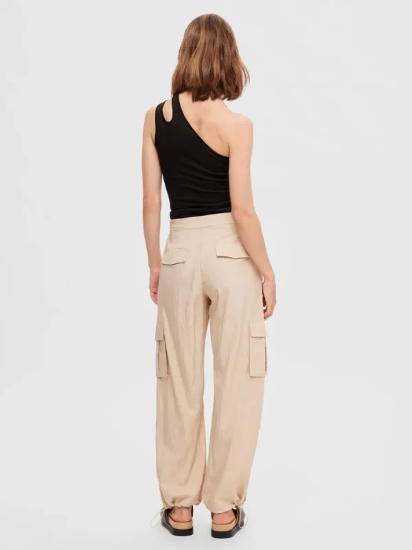 SELECTED LÖS PASSFORM FALLSKÄRMSBYXOR Beige Clearance